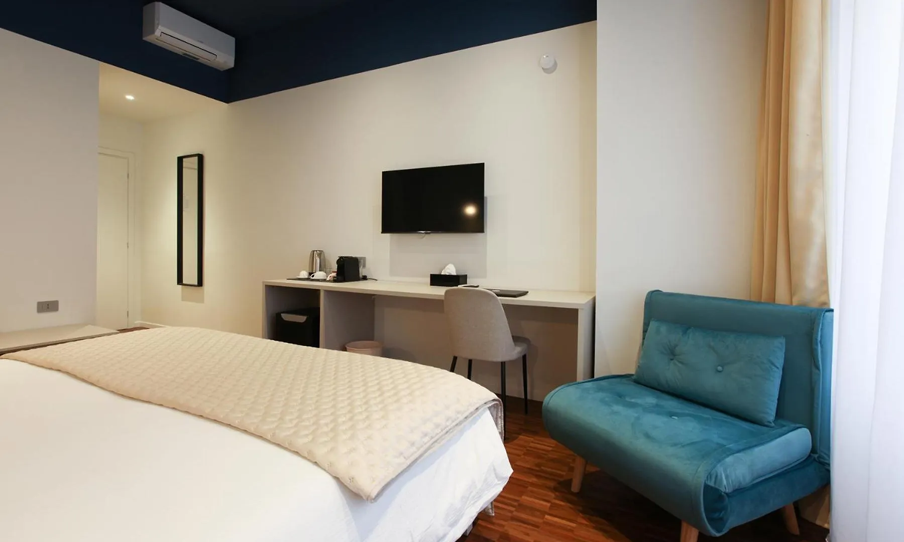 Cvm 19 Otel Milano 0*,